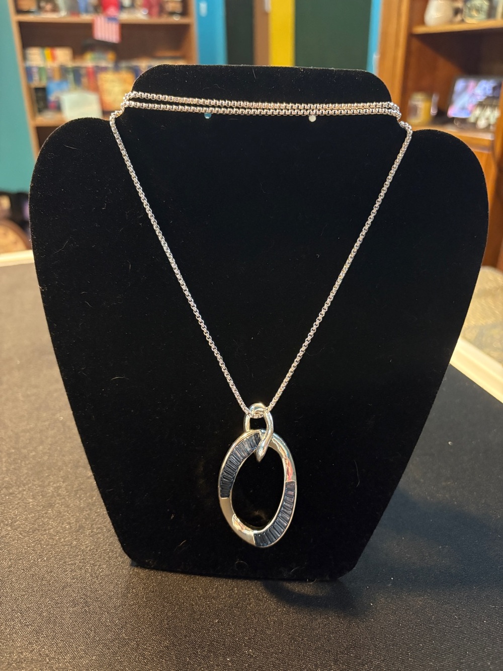 Kohl's Silver Interlocking Oval Pendant Necklace
